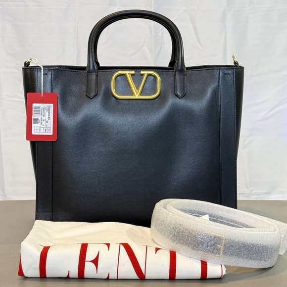 Valentino Garavani Unisex V-Logo Tote Bag - New with Tags - Iconic V-Logo - Picture 9 of 9